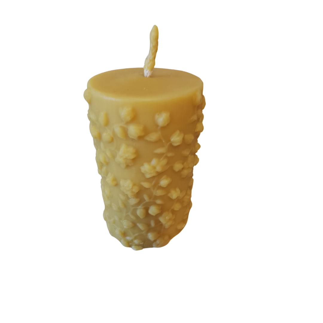 Świeca z wosku pszczelego: walec w drobne kwiatki 3D